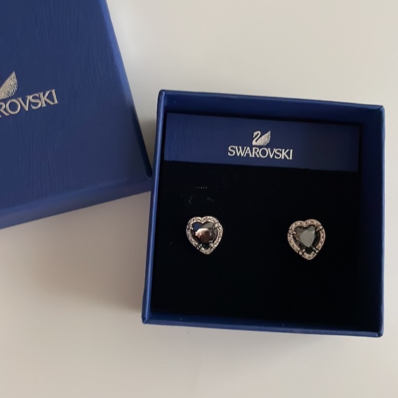 Swarovski Heart Earrings - Picture 1 of 5